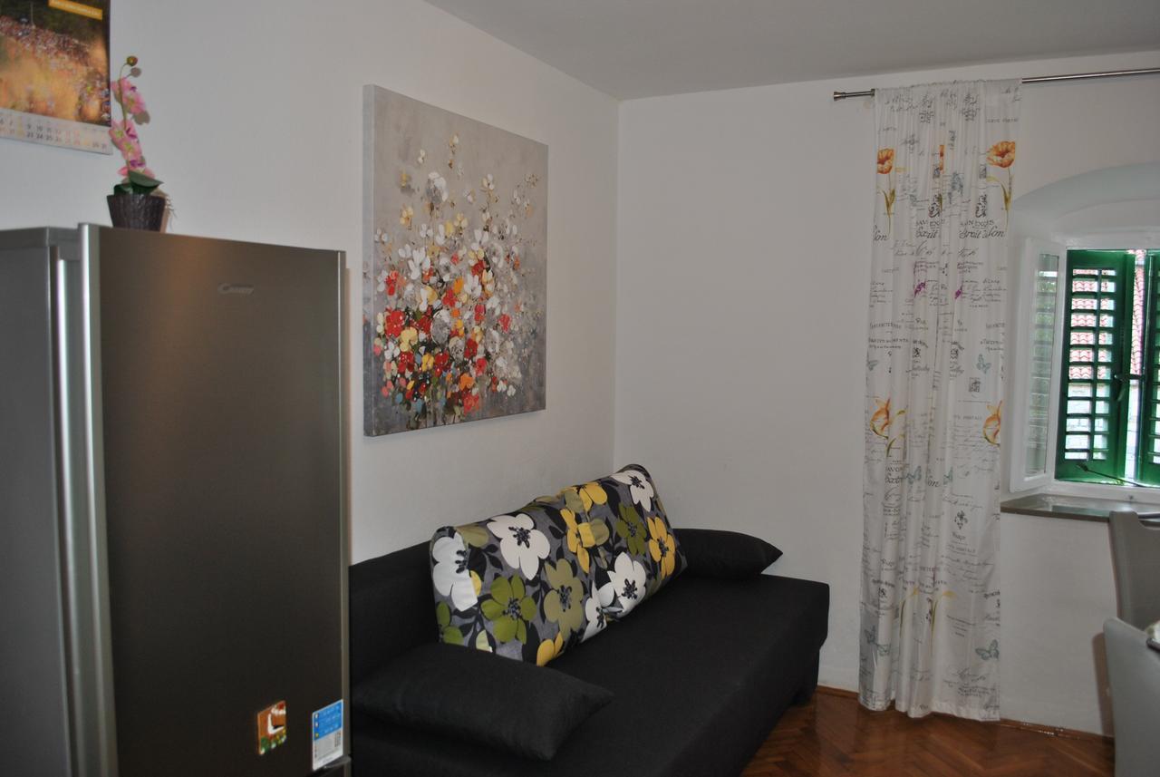 Apartment On The Square ماكارسكا المظهر الخارجي الصورة