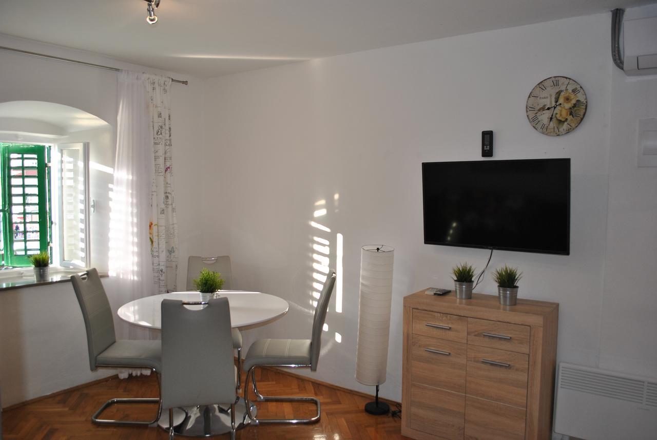 Apartment On The Square ماكارسكا المظهر الخارجي الصورة